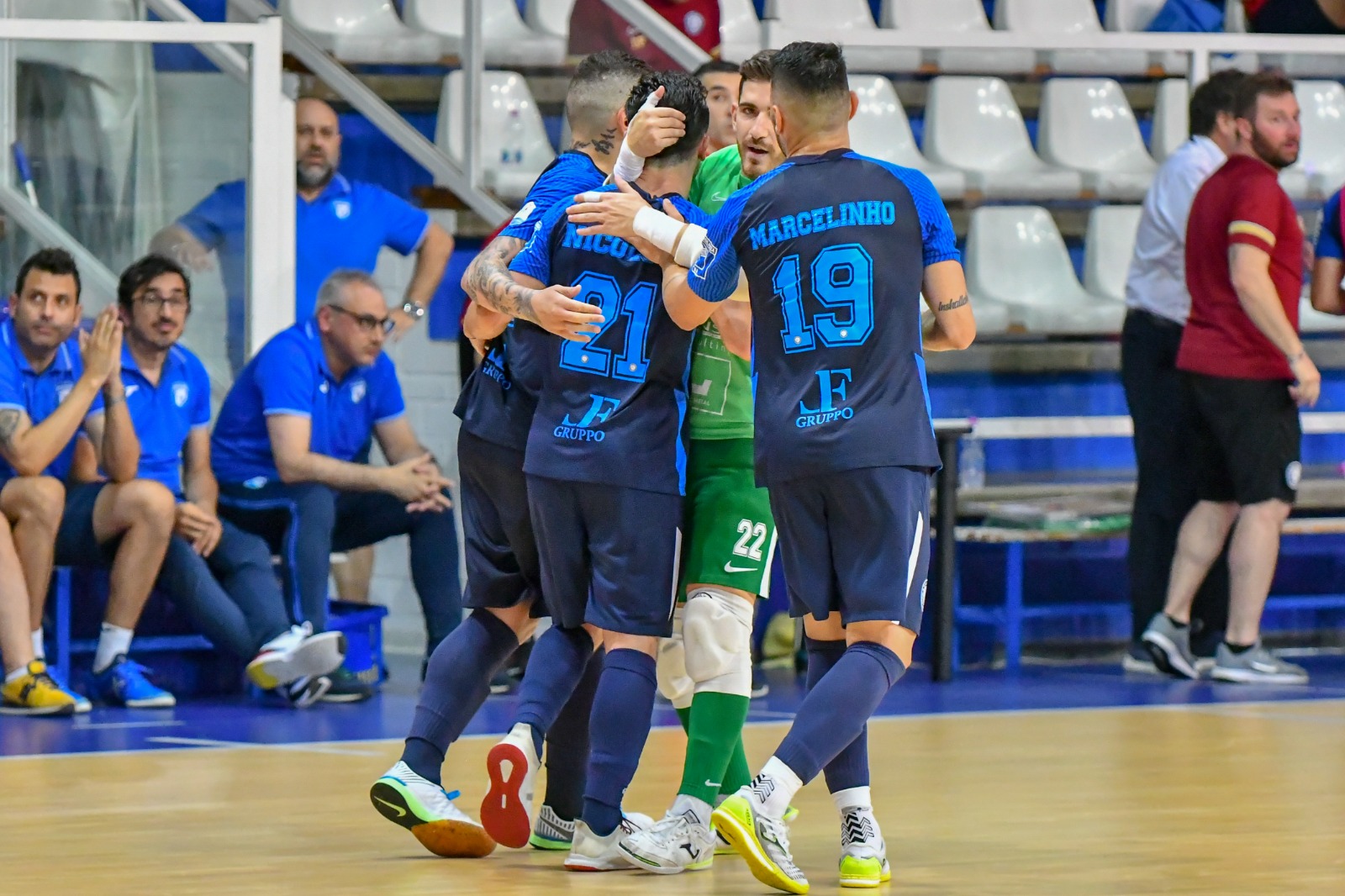 Primo tempo all’Olimpus Roma, mercoledi’ il secondo al PalaOlgiata con due gol di vantaggio dei Blues sul Futsal Pescara 